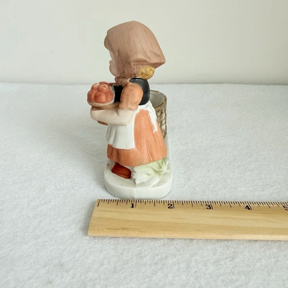 Vintage 1980 WA Ceramic Dutch Girl Apple Basket‎ Taper Candle Holder Figurine 5